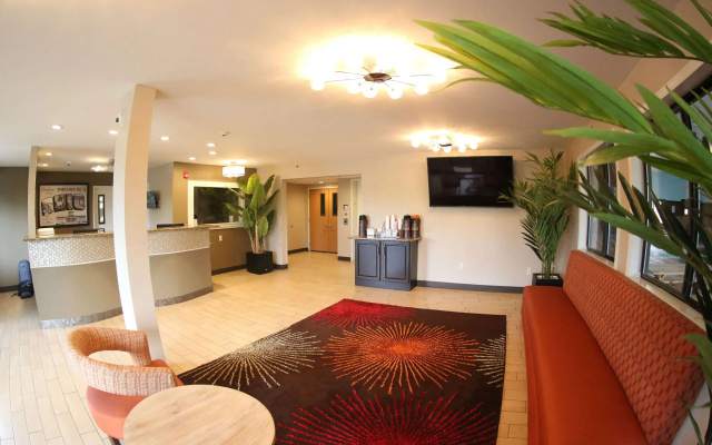 photo 2 of Super 8 by Wyndham Portsmouth