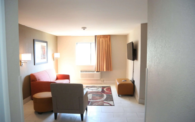 photo 4 of Super 8 by Wyndham Portsmouth