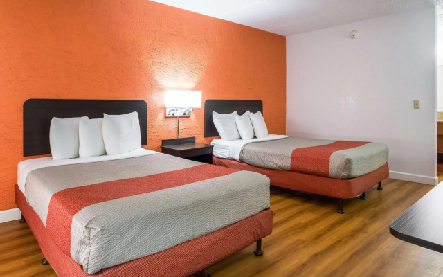 photo 3 of Motel 6 Prospect Heights, IL