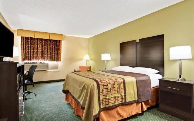 photo 4 of Super 8 by Wyndham Raleigh North East