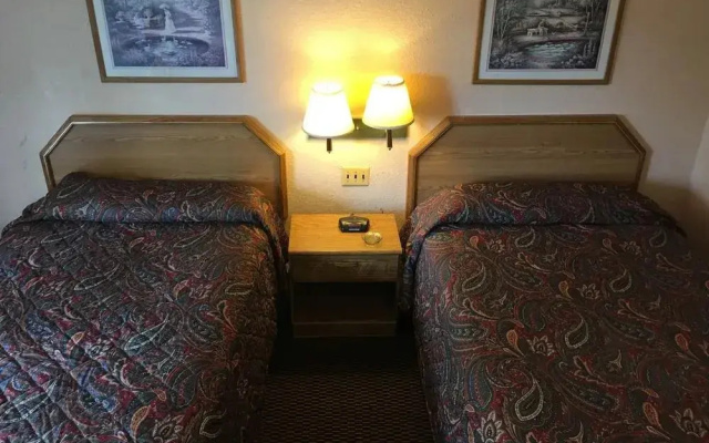 photo 3 of Super 8 Raritan Nj