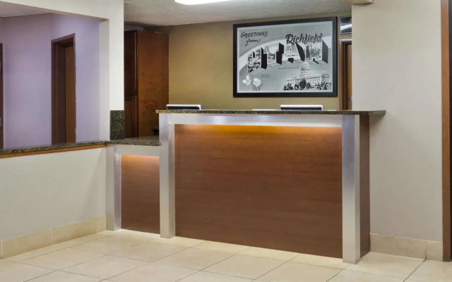 photo 2 of Super 8 By Wyndham Richfield Ut