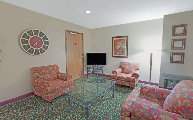 photo 4 of Baymont Inn & Suites by Wyndham Richmond