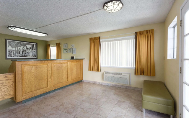 photo 2 of Super 8 By Wyndham Ridgecrest