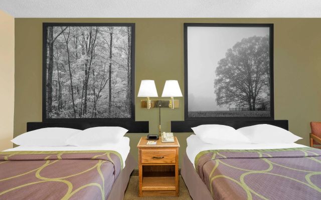 photo 4 of Super 8 by Wyndham Roanoke VA