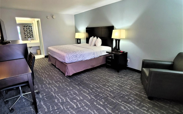 photo 4 of Super 8 Rockwall