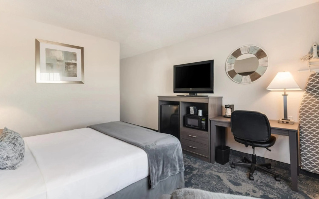 photo 3 of American Inn Suites Detroit Metro Airport