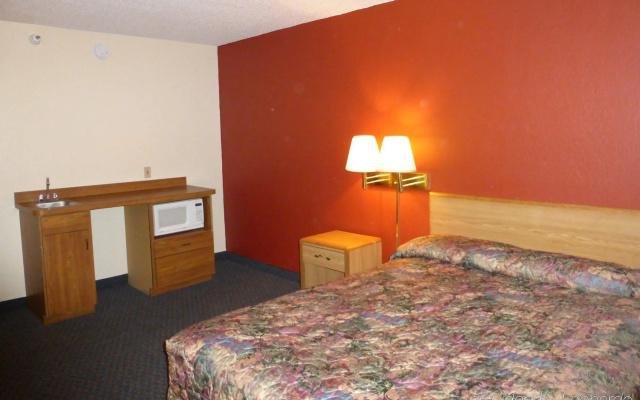 photo 2 of Super 8 Roseville Mpls St Paul Area