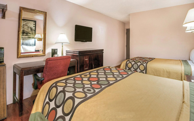 photo 4 of Super 8 by Wyndham San Antonio/I-35 North