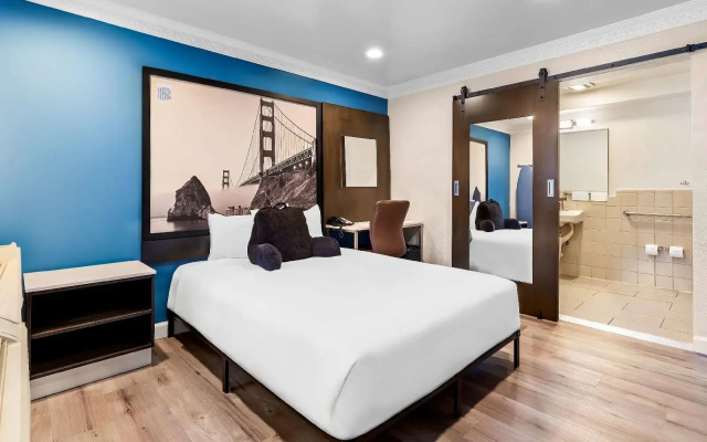 photo 3 of Signature Inn San Francisco Marina District