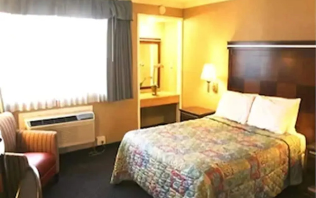 photo 2 of Inn@Bayshore
