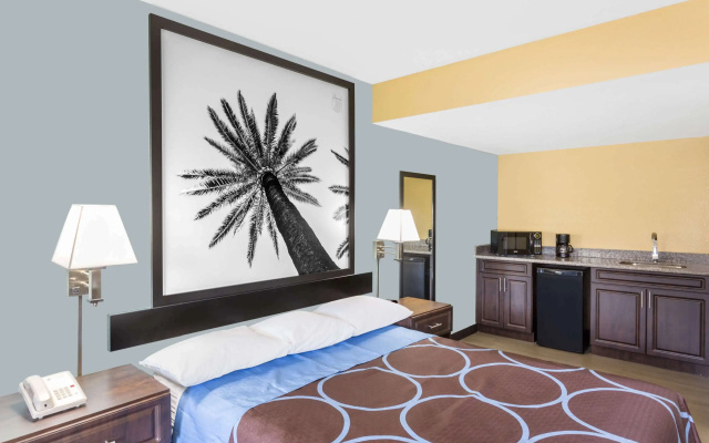 photo 4 of Super 8 by Wyndham Sarasota Near Siesta Key
