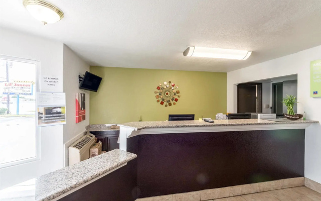 photo 4 of Studio 6 San Antonio, Tx - Fort Sam Houston Area