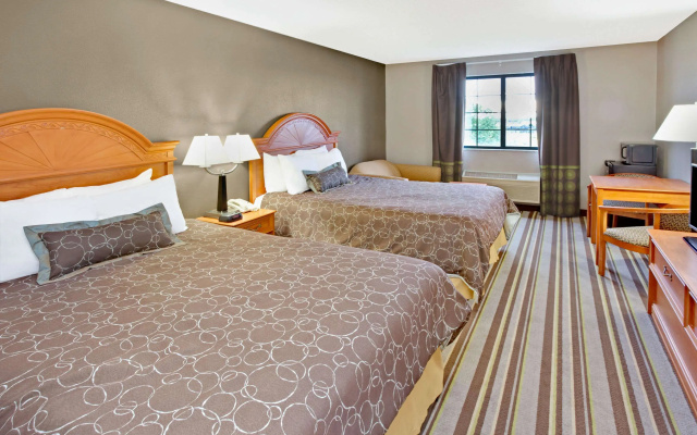 photo 3 of Super 8 by Wyndham South Bend