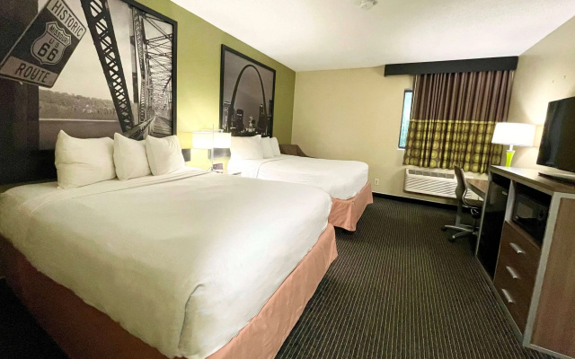 photo 5 of Super 8 by Wyndham St Charles