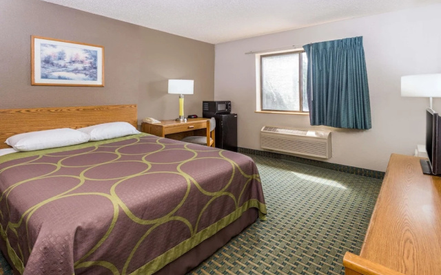 photo 4 of Super 8 St. Charles