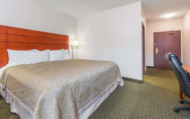 photo 3 of Super 8 St Charles