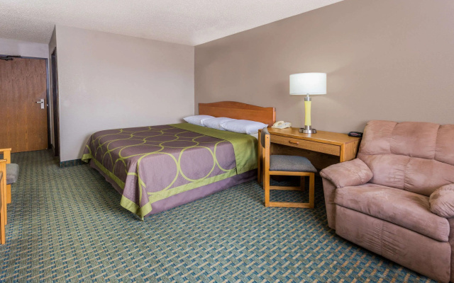 photo 5 of Super 8 by Wyndham St. Charles