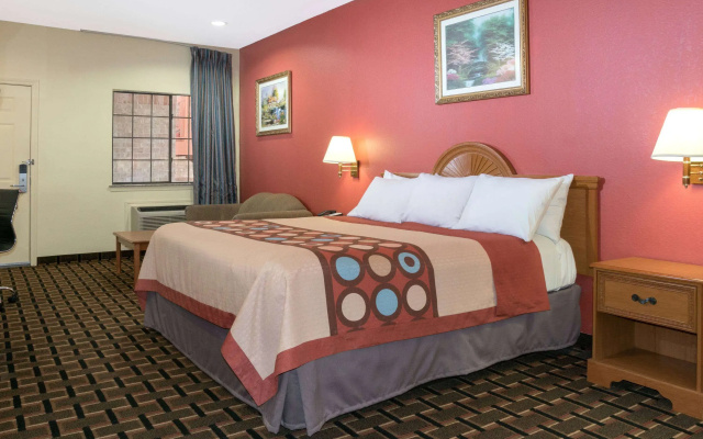 photo 3 of Super 8 by Wyndham Stafford Sugarland Area