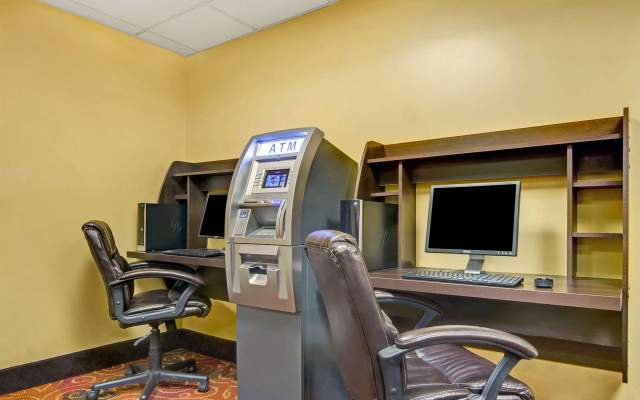 photo 3 of Super 8 by Wyndham Stamford/New York City Area