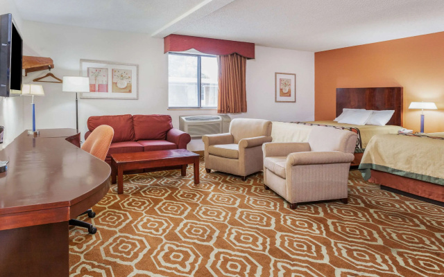 photo 4 of Super 8 by Wyndham Sterling Heights/Detroit Area