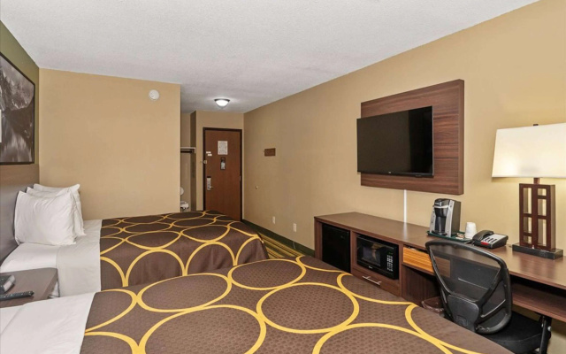 photo 3 of Super 8 by Wyndham Superior WI