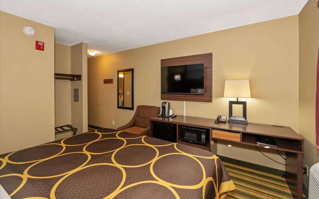 photo 4 of Super 8 by Wyndham Superior WI