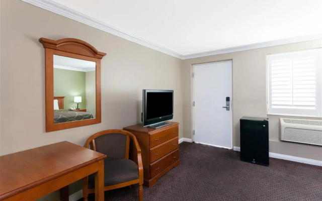 photo 3 of Super 8 by Wyndham Torrance LAX Airport Area