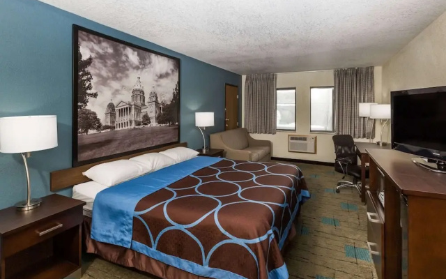 photo 3 of Super 8 Urbandale/Des Moines Area