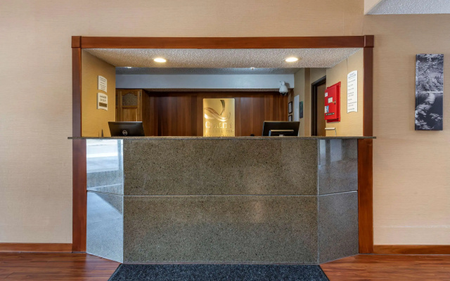 photo 2 of Quality Inn & Suites Warren