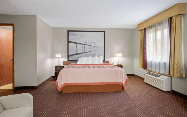 photo 2 of Super 8 by Wyndham Waverly
