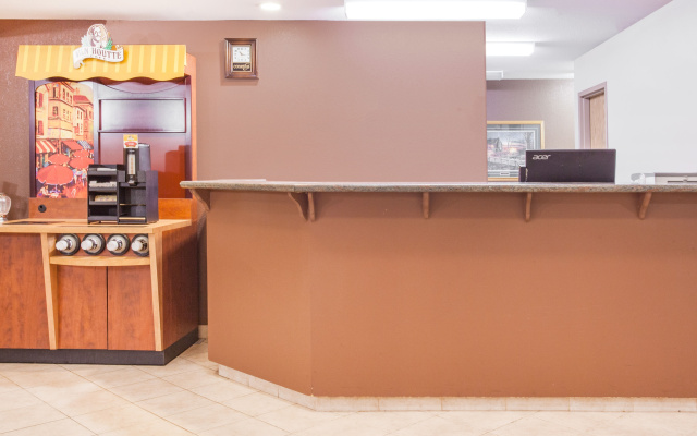 photo 2 of Super 8 By Wyndham Wheeling/Saint Clairsville Oh Area