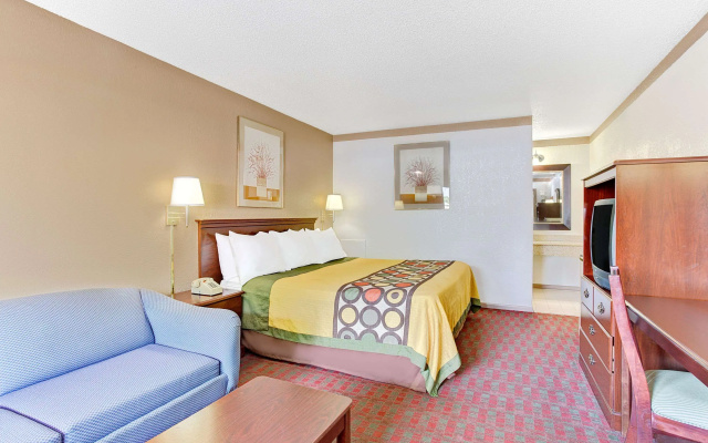 photo 3 of Super 8 by Wyndham Williamsburg/Historic Area