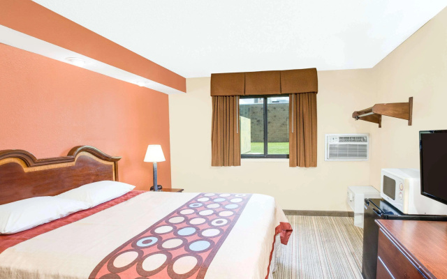 photo 5 of Coastal Inn & Suites - Wilmington, NC
