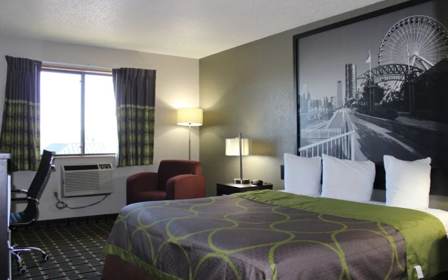 photo 3 of Super 8 by Wyndham Grand Rapids/Wyoming