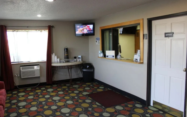 photo 4 of Super 8 by Wyndham Grand Rapids/Wyoming