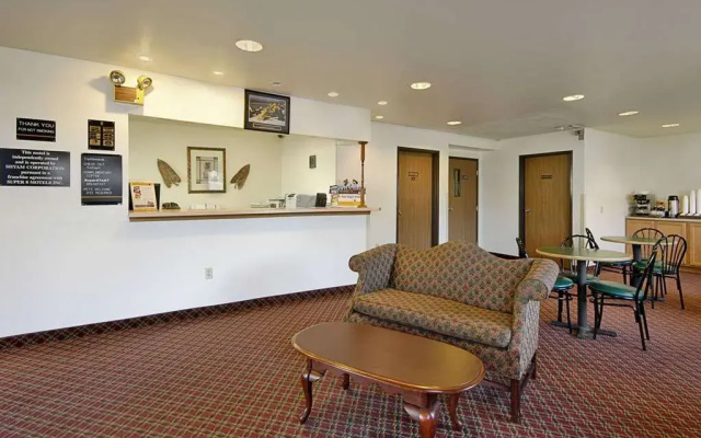 photo 3 of Super 8 York