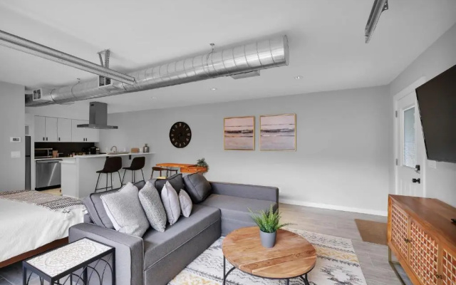 photo 2 of Super chic & modern studio apt - in the heart of San Marco!