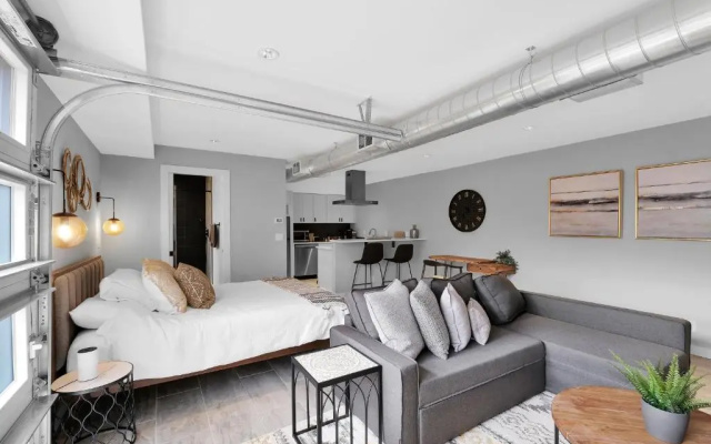 photo 3 of Super chic & modern studio apt - in the heart of San Marco!