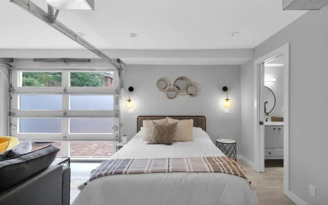 photo 4 of Super chic & modern studio apt - in the heart of San Marco!