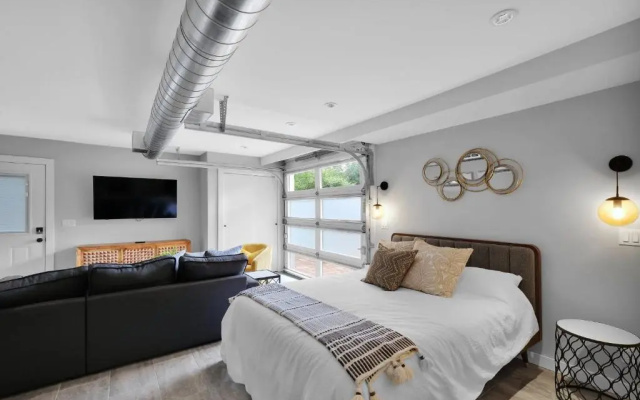 photo 5 of Super chic & modern studio apt - in the heart of San Marco!
