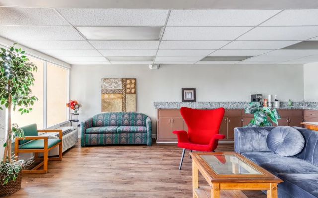 photo 2 of Super Inn Decatur