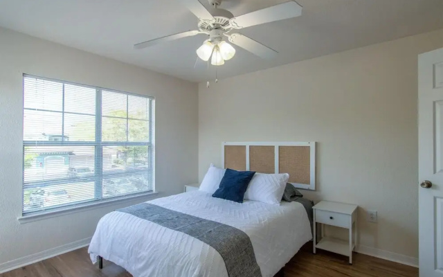 photo 2 of Superb Location & Luxury Amenities