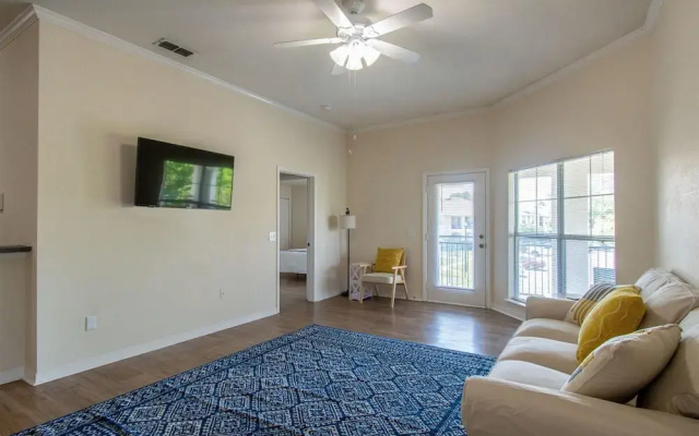 photo 4 of Superb Location & Luxury Amenities