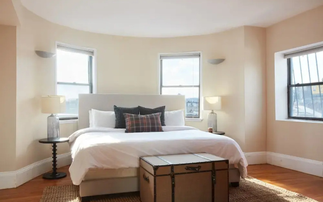 photo 4 of Superior Fenway Suites by Sonder