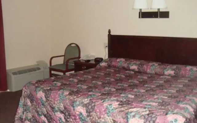 photo 3 of Superlodge Kingston Motel