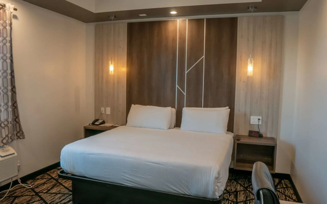 photo 3 of Comfeeni Inn and Suites
