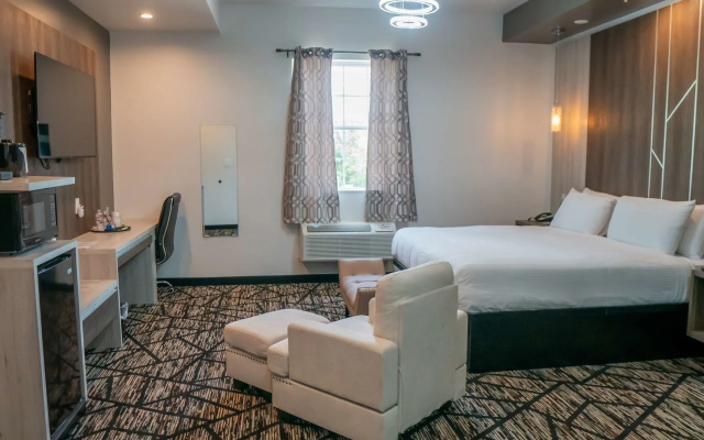 photo 4 of Comfeeni Inn and Suites