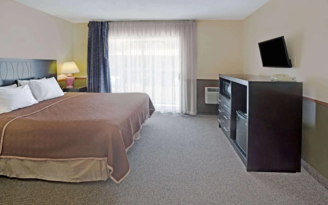 photo 2 of SureStay Hotel by Best Western Portland City Center