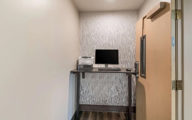 photo 4 of Surestay Plus Hotel By Best Western Seatac Airport